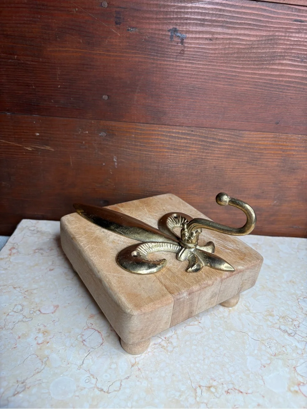 Vintage Gold Brass Fleur de Lis Decorative Single Hook Wall Hook